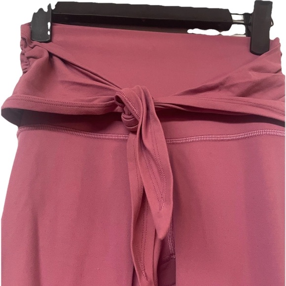 Lululemon Leggings Align Pant 28" *Wrap
Waist Size 2 mauve pink - Picture 3 of 11